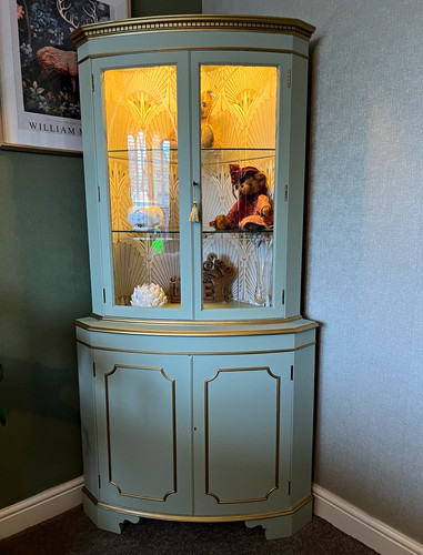 Title corner display cabinet - display,